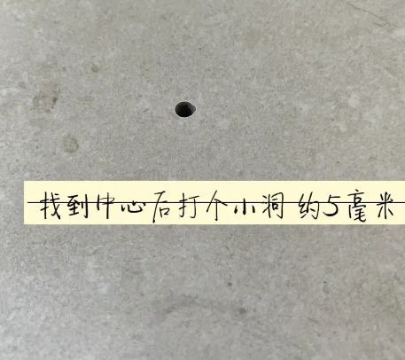 仁化瓷砖空鼓维修公司专业解答在瓷砖铺贴过程中，如果砂料搅拌不均匀，将会带来以下问题